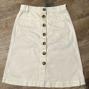 Ann Taylor - Petite Button Front Denim Skirt in White Wash